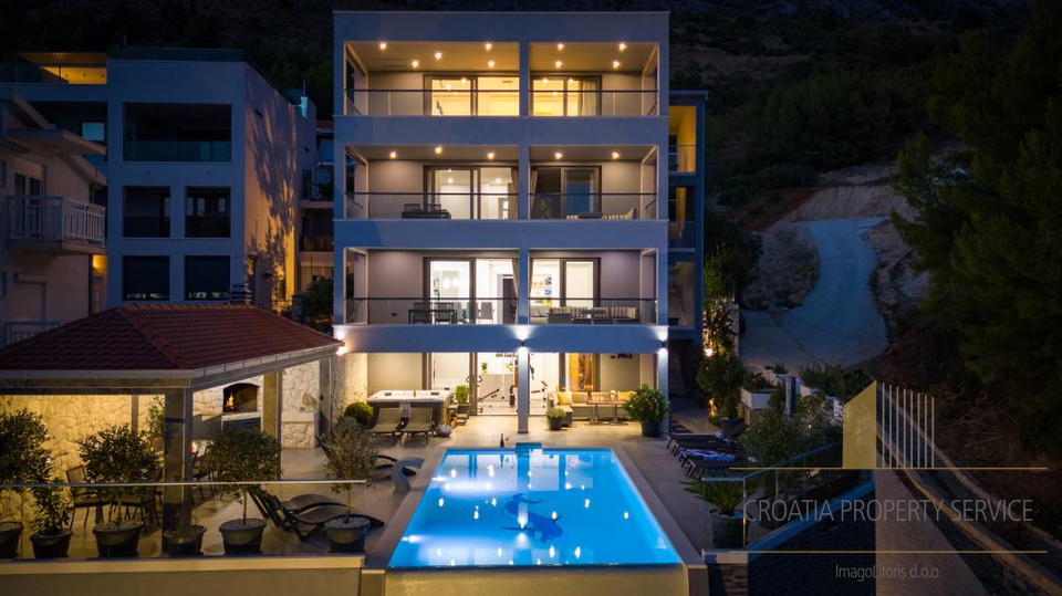 Exclusive villa with panoramic sea view and infinity pool - Omiš!