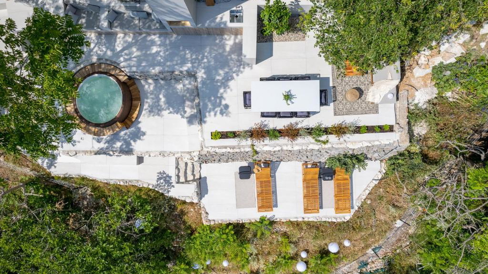 Prekrasan luksuzni studio apartman 500 m od pla&zcaron;e na otoku Bra&ccaron;u&excl;