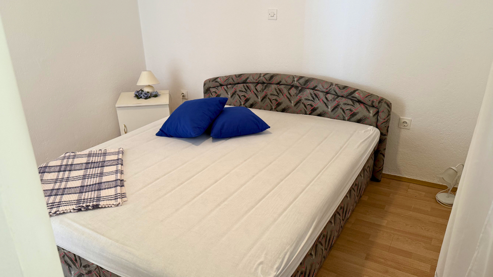 HOT PONUDA &ndash; PRVI RED DO MORA &vert; ROGOZNICA