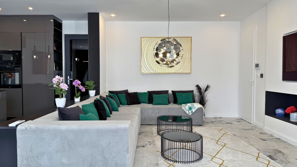 Moderna luksuzna vila v prvem vrsti ob morju &ndash; Rogoznica&excl;