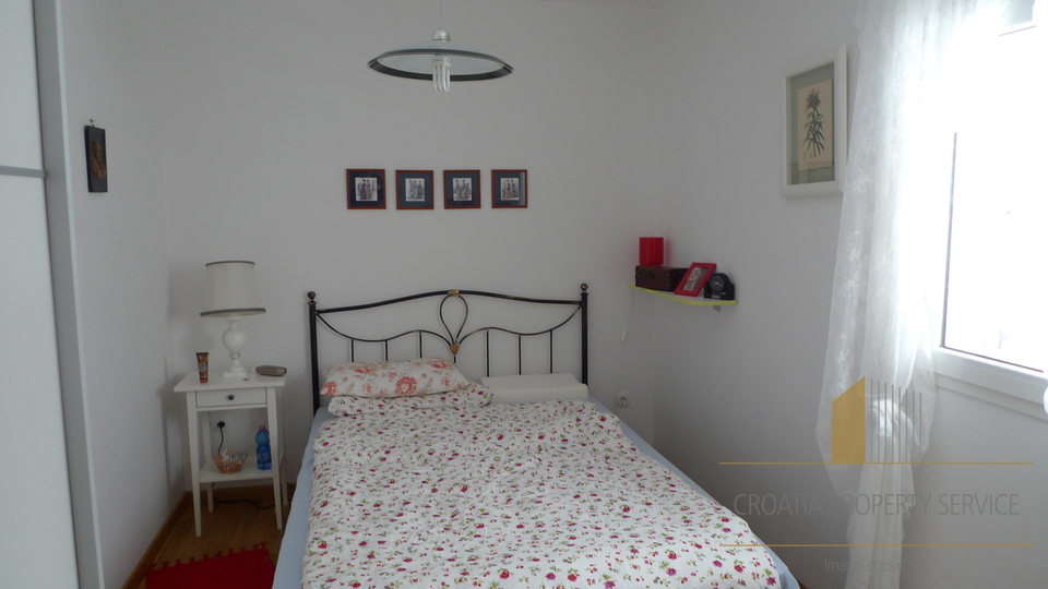 Insel Čiovo – Haus 30 m vom Meer mit Terrasse, Garten und Grill!