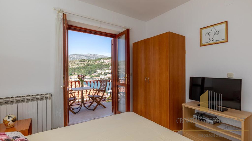 Beautiful apartment villa with a pool and sea view – Lapad, Dubrovnik!