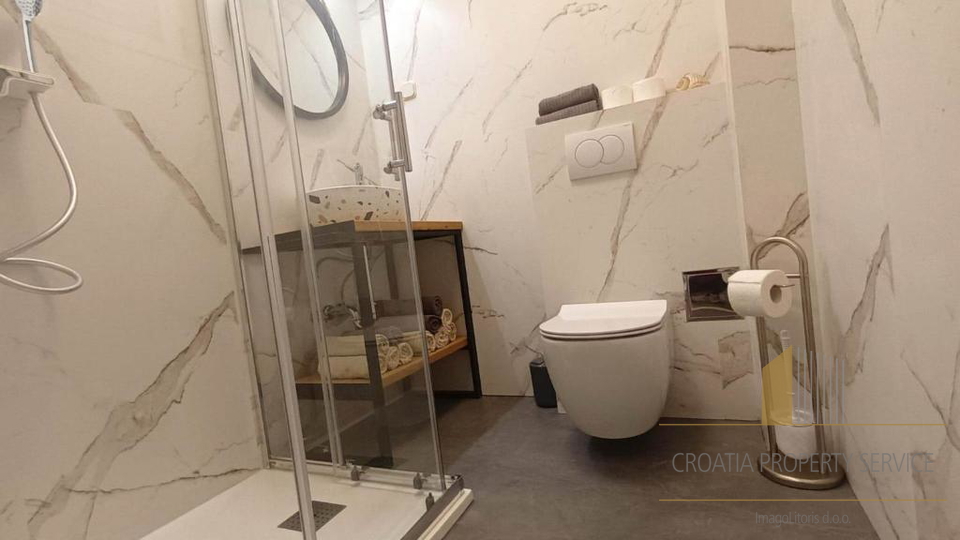 Predivna apartmanska vila 400 m od centra mjesta – Bol,  Brač!