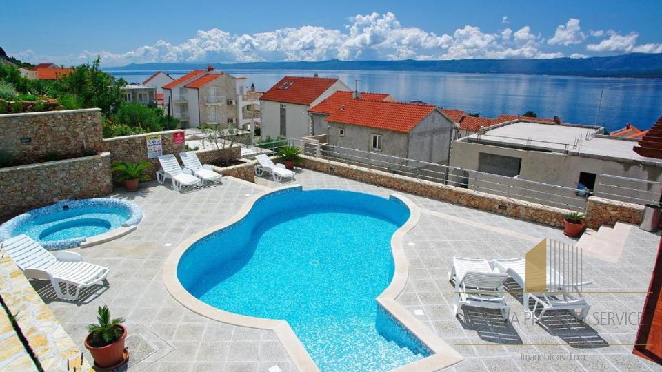 Predivna apartmanska vila 400 m od centra mjesta – Bol,  Brač!