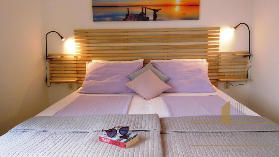 Predivna apartmanska vila 400 m od centra mjesta – Bol,  Brač!
