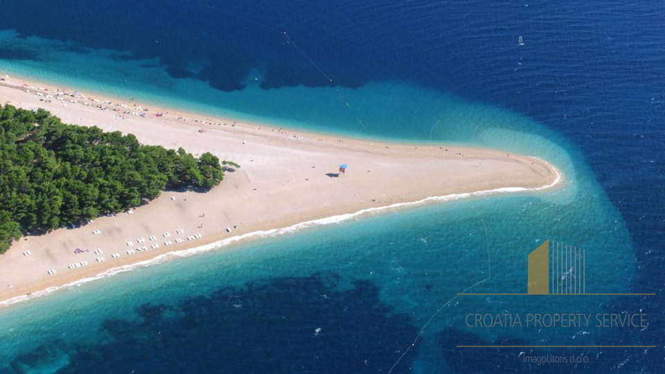 Predivna apartmanska vila 400 m od centra mjesta – Bol,  Brač!