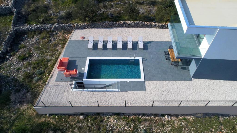 Prodaja&comma;  moderna vila s panoramskim pogledom na more &ndash; okolica Trogira&excl;