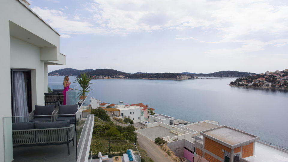 &Ncy;&ocy;&vcy;&acy;&yacy; &rcy;&ocy;&scy;&kcy;&ocy;&shcy;&ncy;&acy;&yacy; &vcy;&icy;&lcy;&lcy;&acy; &scy; &pcy;&acy;&ncy;&ocy;&rcy;&acy;&mcy;&ncy;&ycy;&mcy; &vcy;&icy;&dcy;&ocy;&mcy; &ncy;&acy; &mcy;&ocy;&rcy;&iecy; &ndash; &zhcy;&iecy;&mcy;&chcy;&ucy;&zhcy;&icy;&ncy;&acy; &rcy;&yacy;&dcy;&ocy;&mcy; &scy; &Rcy;&ocy;&gcy;&ocy;&zcy;&ncy;&icy;&tscy;&iecy;&jcy;&excl;