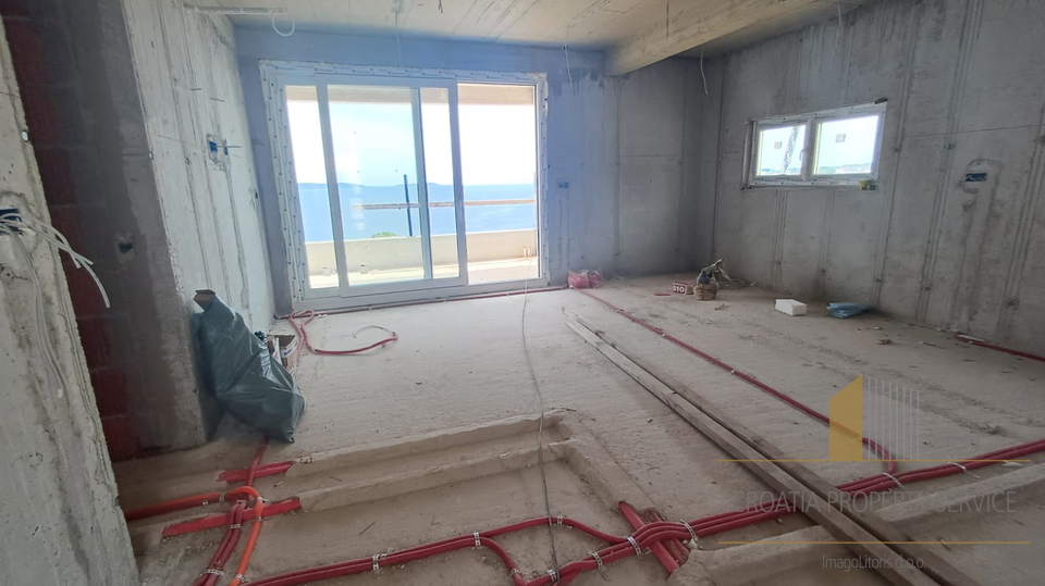 Appartamento trilocale di lusso con piscina e vista mare – Čiovo, a 250 m dal mare!