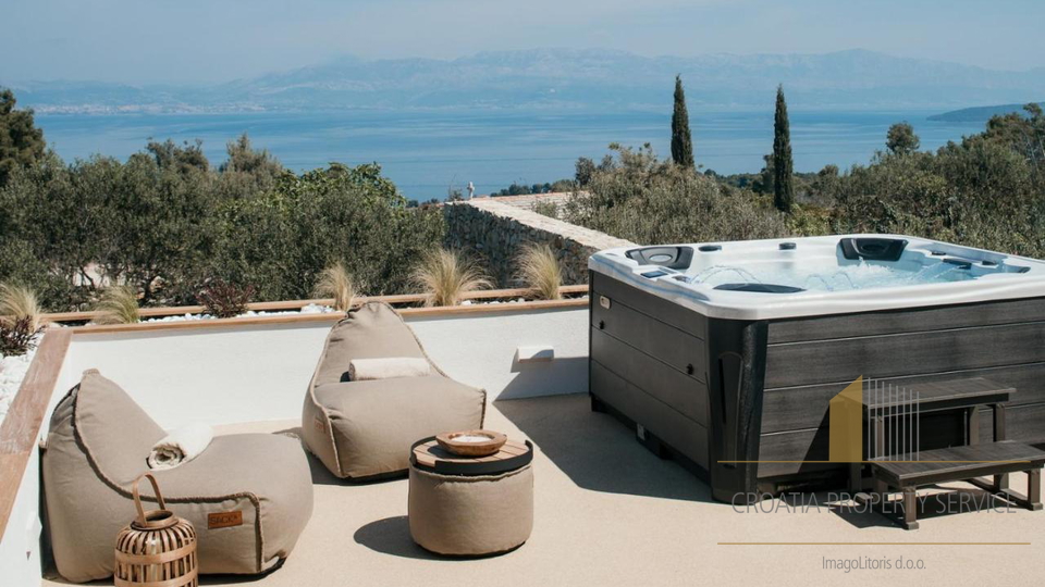 Meravigliosa villa di lusso con vista mare sull'isola di Šolta!