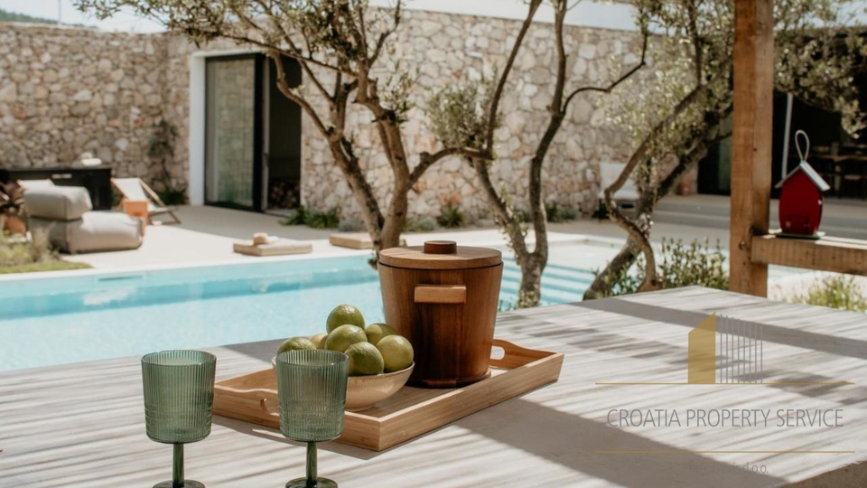Meravigliosa villa di lusso con vista mare sull'isola di Šolta!