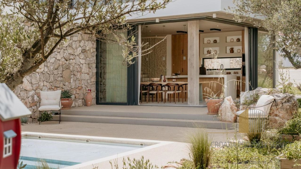 Meravigliosa villa di lusso con vista mare sull'isola di Šolta!