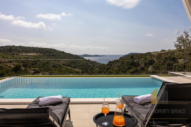 Luxury villa with panoramic views of the sea and untouched nature in the surroundings of Rogoznica!