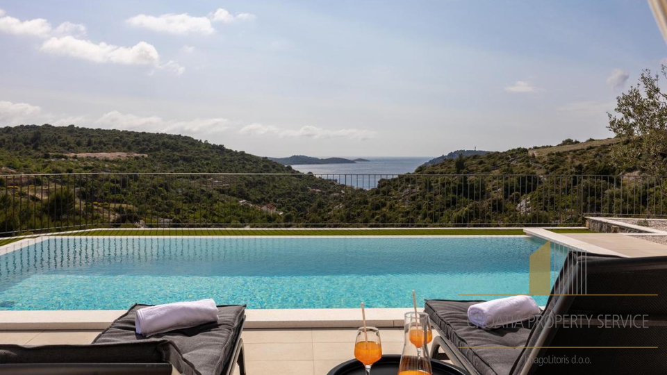 Luxuriöse Villa mit Panoramablick auf das Meer und unberührte Natur in der Umgebung von Rogoznica!