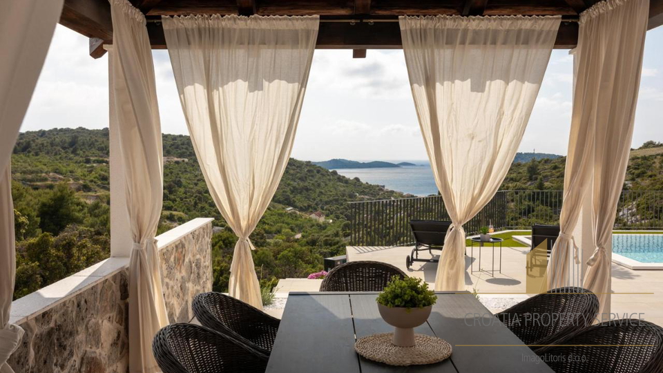 Luxuriöse Villa mit Panoramablick auf das Meer und unberührte Natur in der Umgebung von Rogoznica!