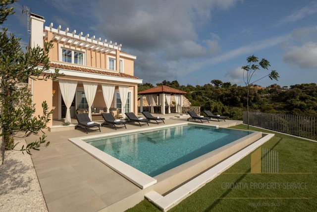 Lussuosa villa con vista panoramica sul mare e sulla natura incontaminata nei dintorni di Rogoznica!