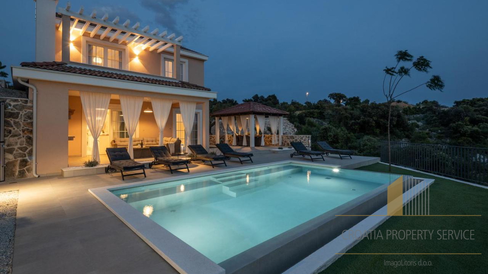 Luxuriöse Villa mit Panoramablick auf das Meer und unberührte Natur in der Umgebung von Rogoznica!