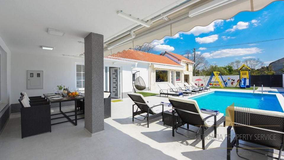 VILLA IN SEHR RUHIGER LAGE IN DER NÄHE VON ZADAR!