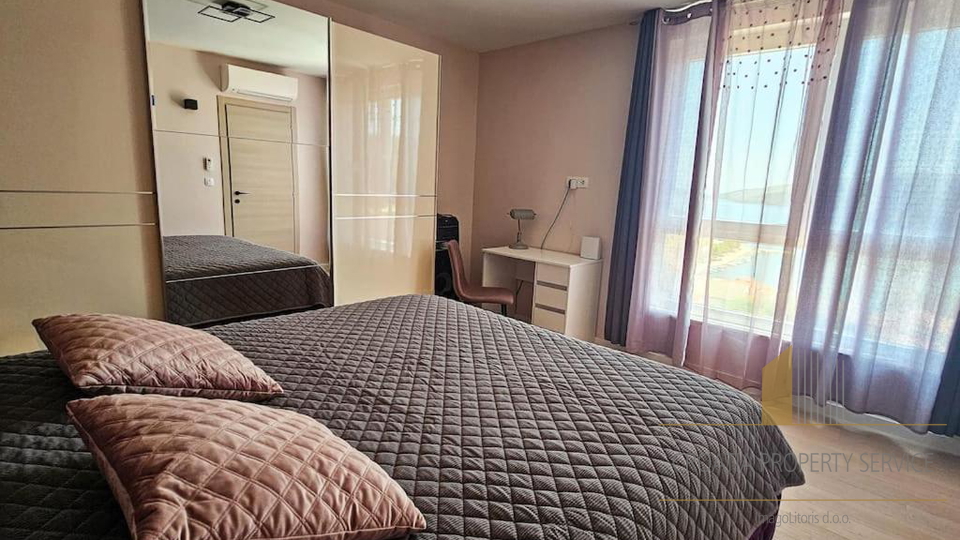Luxury villa with a beautiful sea view in the vicinity of Trogir!