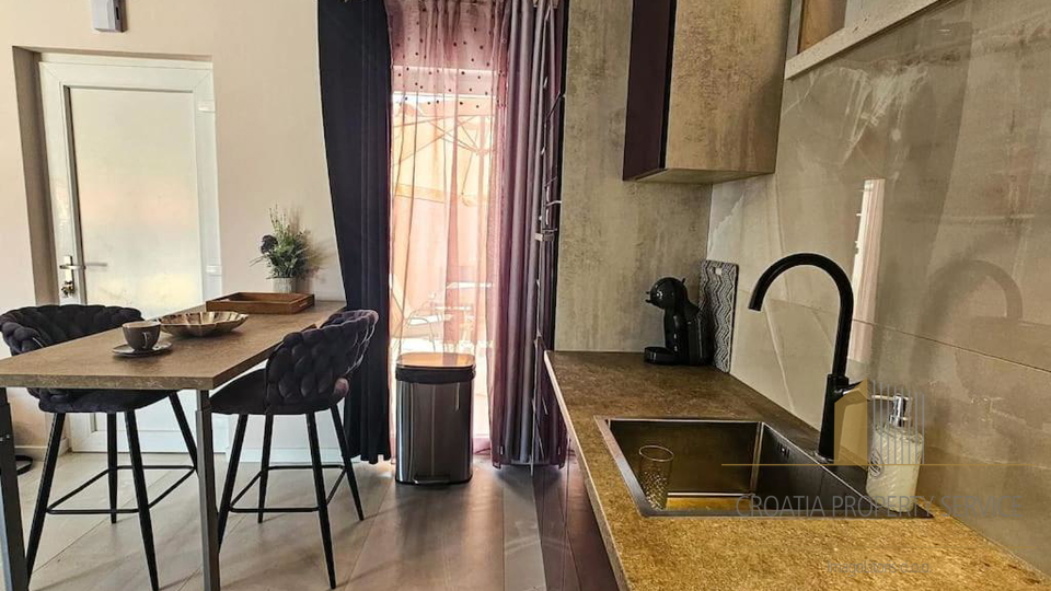 Luxurious villa with a beautiful sea view near Trogir&excl;