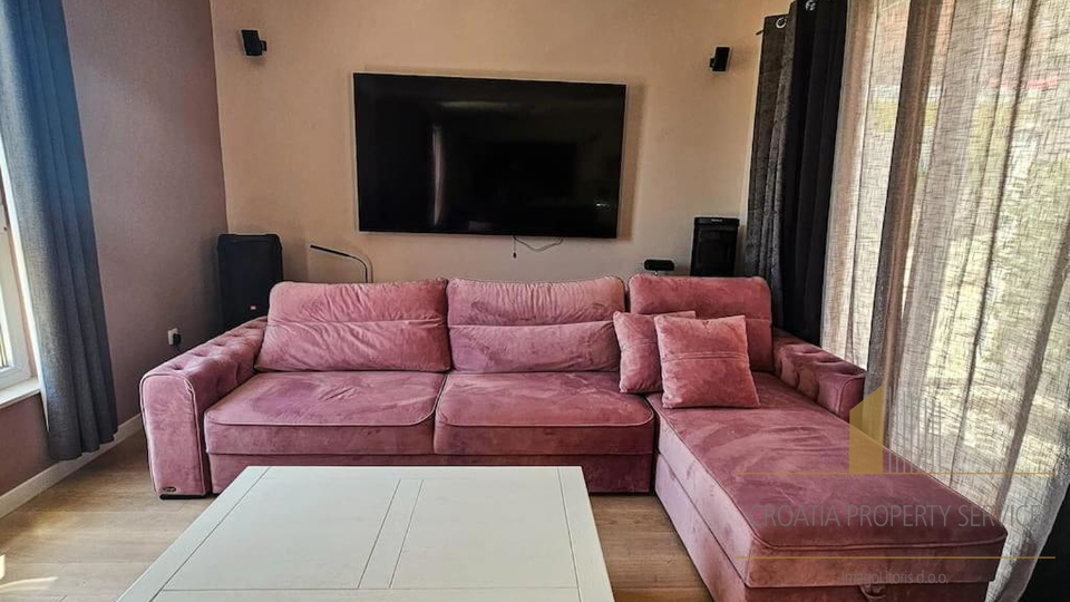 Luxurious villa with a beautiful sea view near Trogir&excl;