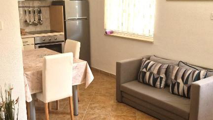 Charming apartment in Postira on the island of Bra&ccaron; &ndash; only 120 m from the sea&excl;