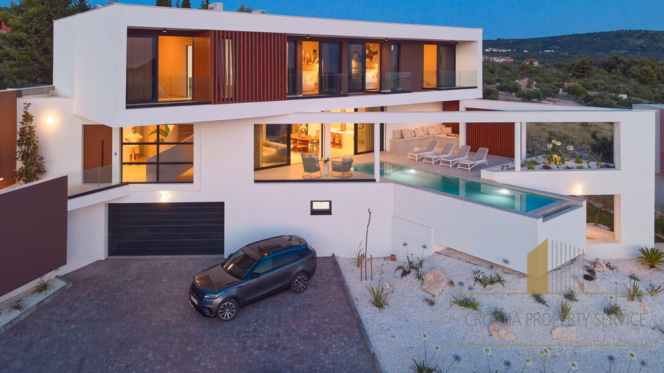 Exklusive moderne Villa mit Panoramablick auf das Meer – Primošten!