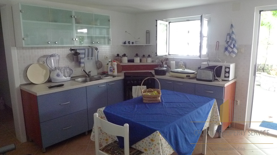 Insel Čiovo – Haus 30 m vom Meer mit Terrasse, Garten und Grill!