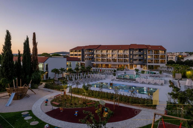 Two-story apartment with garden in a luxury resort 100 m from the sea - Sv. Filip Jakov!