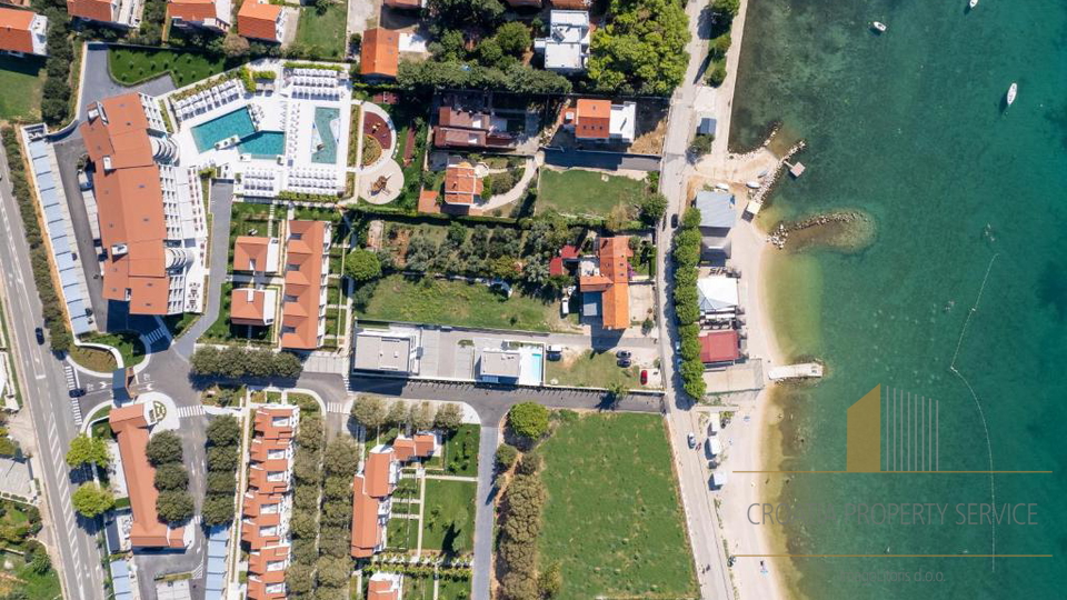 Two-story apartment with garden in a luxury resort 100 m from the sea - Sv. Filip Jakov!