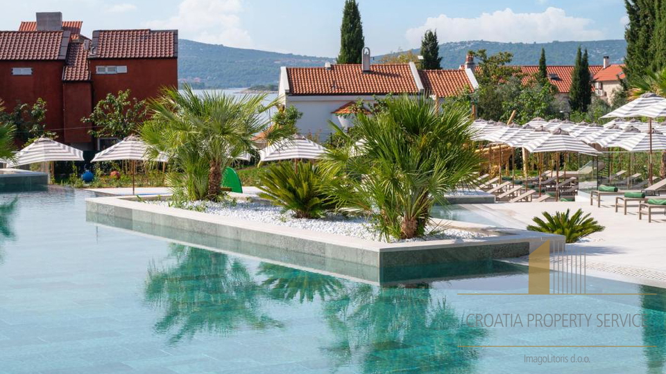 Čudovito stanovanje z vrtom v luksuznem letovišču s 5* le 100 m od morja - Sv. Filip Jakov!