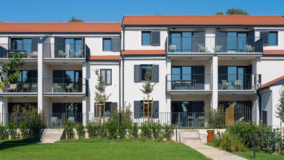Two-story apartment with garden in a luxury resort 100 m from the sea - Sv. Filip Jakov!