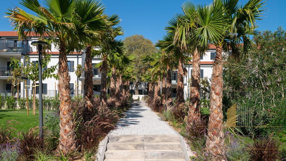 Two-story apartment with garden in a luxury resort 100 m from the sea - Sv. Filip Jakov!