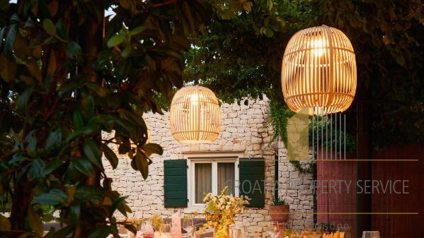 Luxusvilla am Meer in Supetar – Oase der Privatsphäre und des Prestiges auf der Insel Brač!