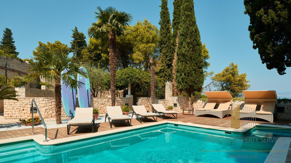 Luxusvilla am Meer in Supetar – Oase der Privatsphäre und des Prestiges auf der Insel Brač!