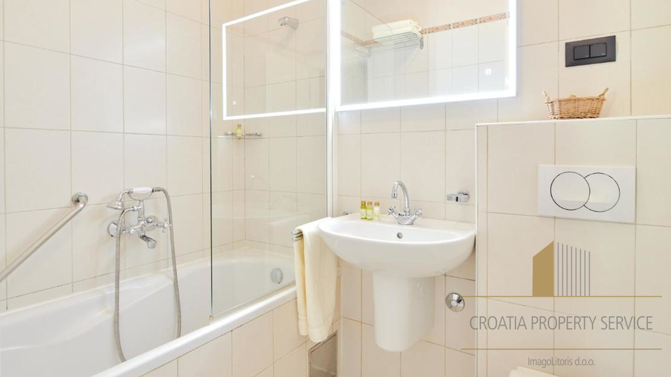 Luxusvilla am Meer in Supetar – Oase der Privatsphäre und des Prestiges auf der Insel Brač!
