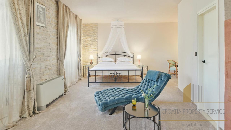 Luxusvilla am Meer in Supetar – Oase der Privatsphäre und des Prestiges auf der Insel Brač!
