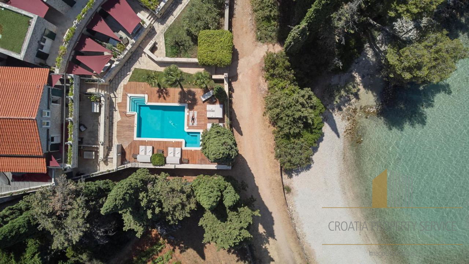 Luxusvilla am Meer in Supetar – Oase der Privatsphäre und des Prestiges auf der Insel Brač!