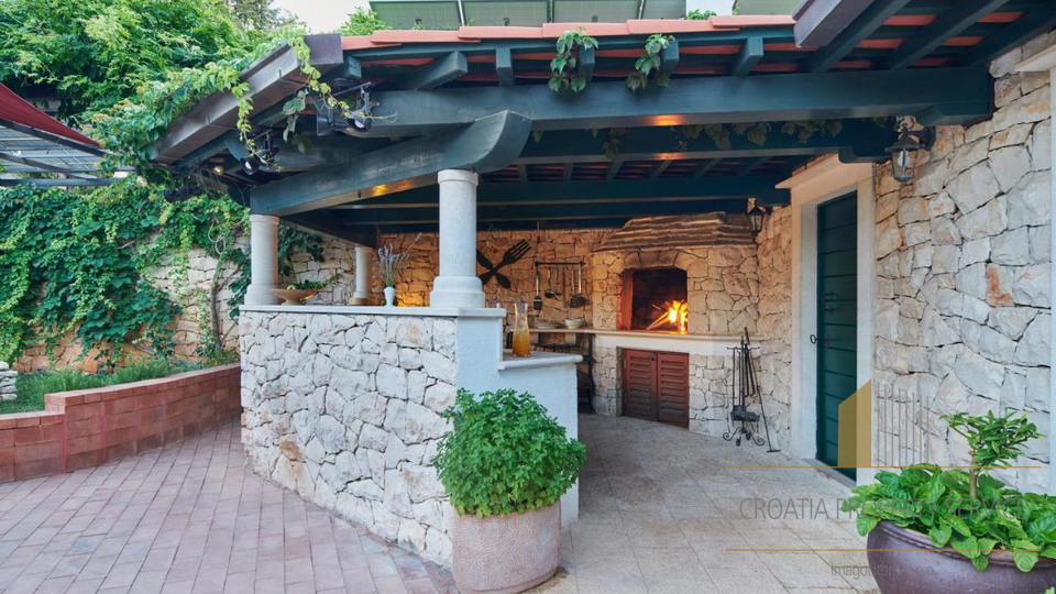 Luxusvilla am Meer in Supetar – Oase der Privatsphäre und des Prestiges auf der Insel Brač!