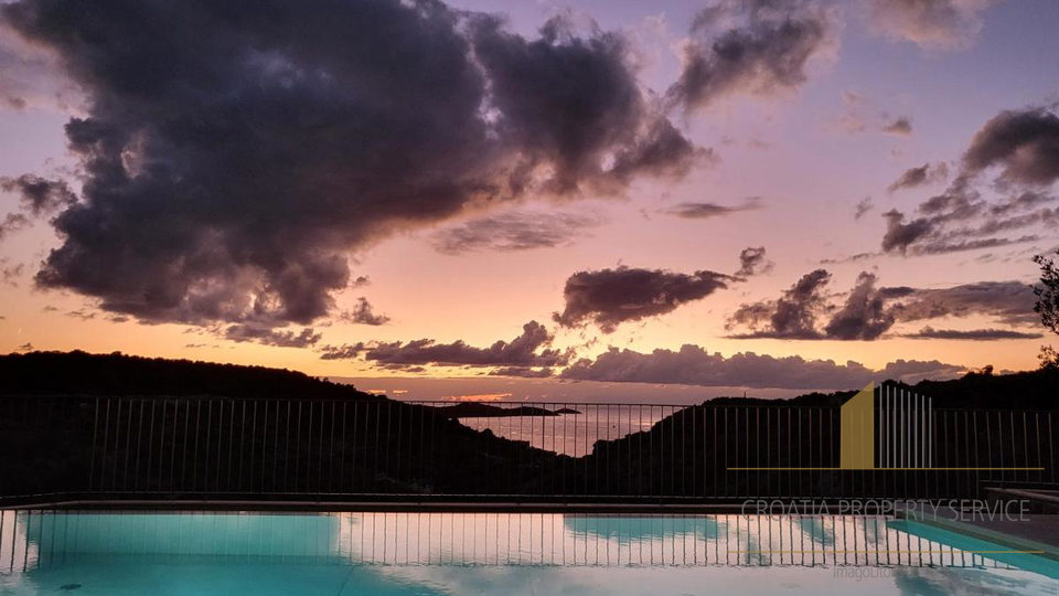 Luxuriöse Villa mit Panoramablick auf das Meer und unberührte Natur in der Umgebung von Rogoznica!