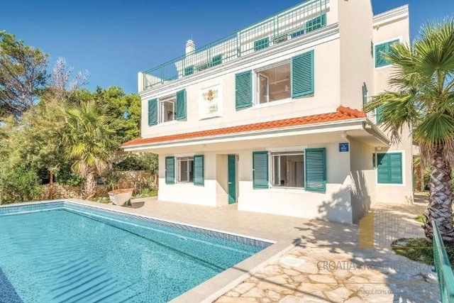 Luxusvilla erste Reihe am Meer – Košljun | Privater Pool | Meerblick