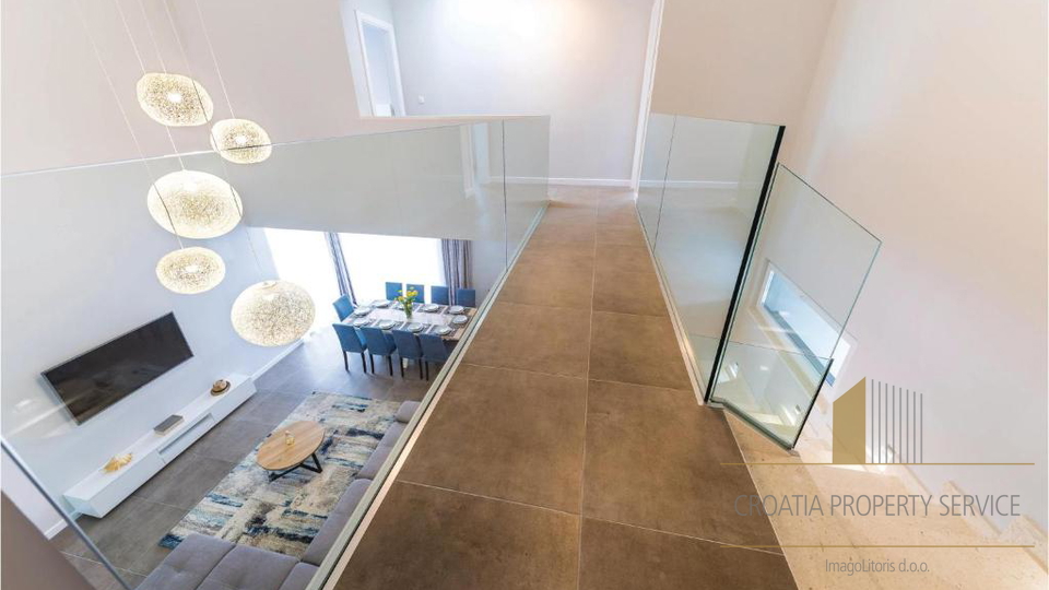 Zwei luxuri&ouml;se 5 Villen mit Swimmingpools &ndash; Ka&scaron;tel Kambelovac &vert; Hervorragende Investition mit Rendite in 8 Jahren