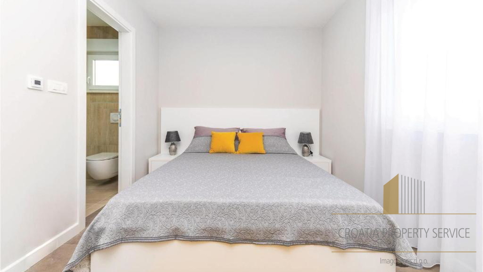 Zwei luxuri&ouml;se 5 Villen mit Swimmingpools &ndash; Ka&scaron;tel Kambelovac &vert; Hervorragende Investition mit Rendite in 8 Jahren