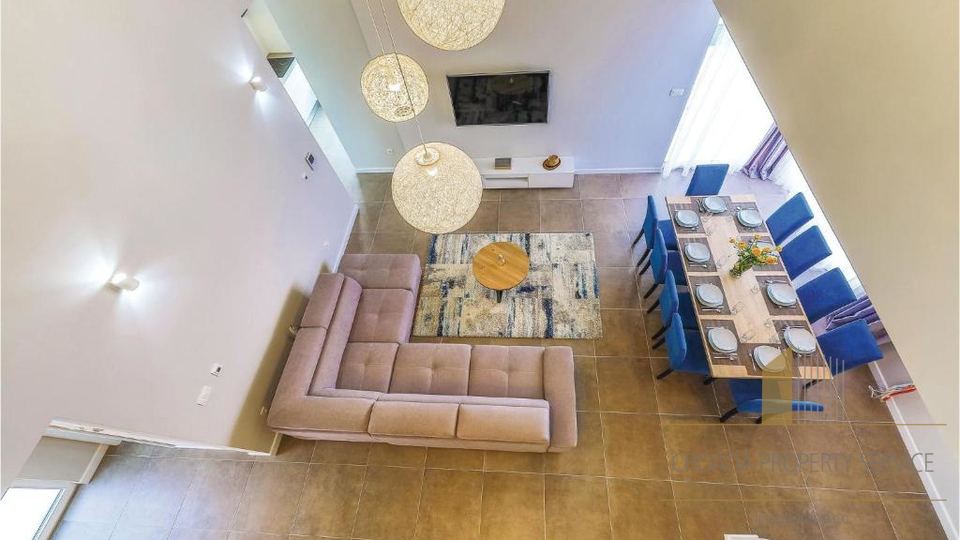 Zwei luxuri&ouml;se 5 Villen mit Swimmingpools &ndash; Ka&scaron;tel Kambelovac &vert; Hervorragende Investition mit Rendite in 8 Jahren