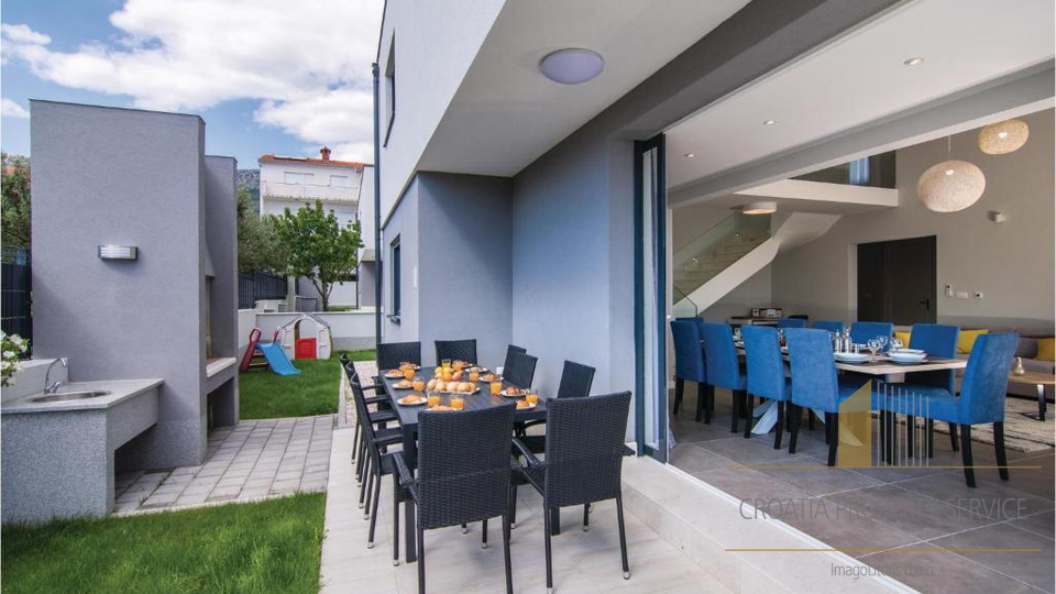 Zwei luxuri&ouml;se 5 Villen mit Swimmingpools &ndash; Ka&scaron;tel Kambelovac &vert; Hervorragende Investition mit Rendite in 8 Jahren