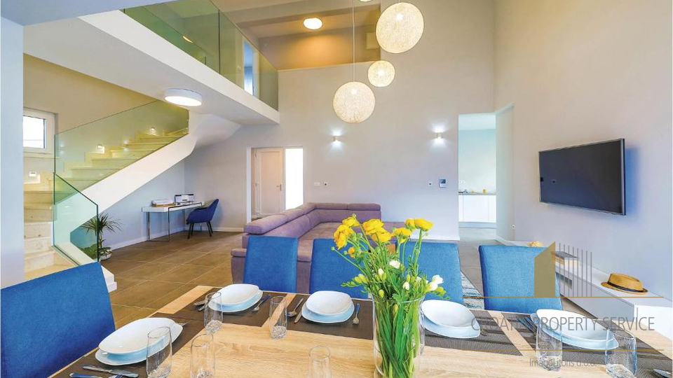 Zwei luxuri&ouml;se 5 Villen mit Swimmingpools &ndash; Ka&scaron;tel Kambelovac &vert; Hervorragende Investition mit Rendite in 8 Jahren