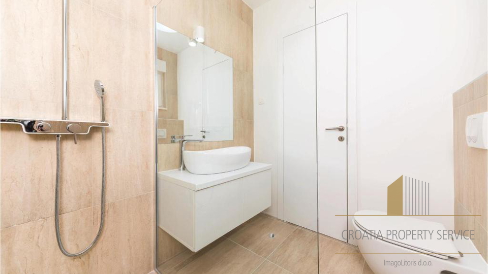 Zwei luxuri&ouml;se 5 Villen mit Swimmingpools &ndash; Ka&scaron;tel Kambelovac &vert; Hervorragende Investition mit Rendite in 8 Jahren