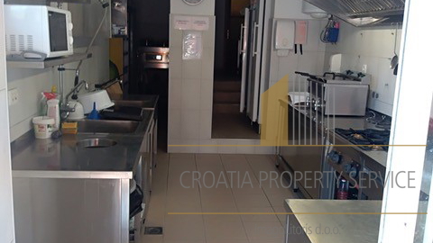 Exclusive real estate on Pelješac: House with restaurant and boat dock!