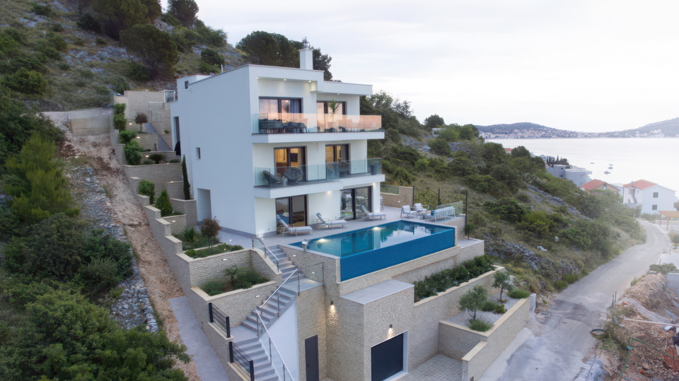 &Ncy;&ocy;&vcy;&acy;&yacy; &rcy;&ocy;&scy;&kcy;&ocy;&shcy;&ncy;&acy;&yacy; &vcy;&icy;&lcy;&lcy;&acy; &scy; &pcy;&acy;&ncy;&ocy;&rcy;&acy;&mcy;&ncy;&ycy;&mcy; &vcy;&icy;&dcy;&ocy;&mcy; &ncy;&acy; &mcy;&ocy;&rcy;&iecy; &ndash; &zhcy;&iecy;&mcy;&chcy;&ucy;&zhcy;&icy;&ncy;&acy; &rcy;&yacy;&dcy;&ocy;&mcy; &scy; &Rcy;&ocy;&gcy;&ocy;&zcy;&ncy;&icy;&tscy;&iecy;&jcy;&excl;