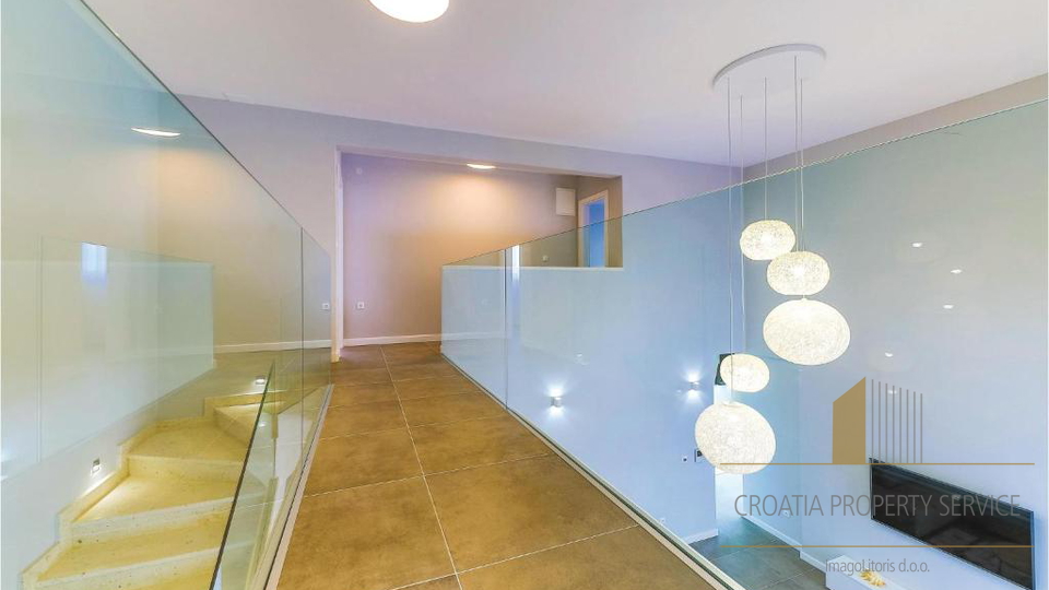 Zwei luxuri&ouml;se 5 Villen mit Swimmingpools &ndash; Ka&scaron;tel Kambelovac &vert; Hervorragende Investition mit Rendite in 8 Jahren